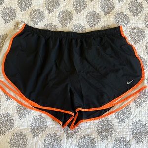 Nike Tempo Short